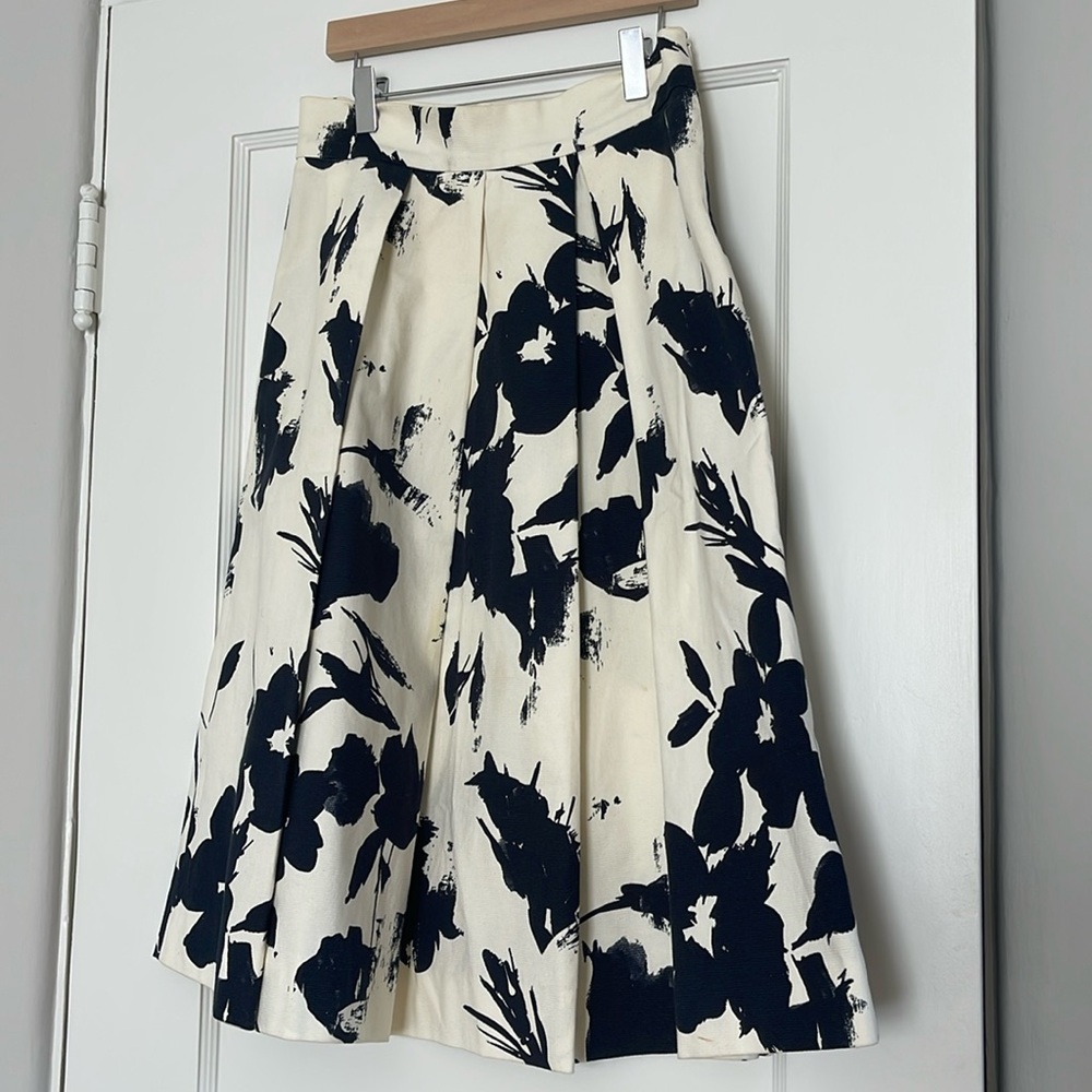 Zara pleated full skirt in ivory and black size small